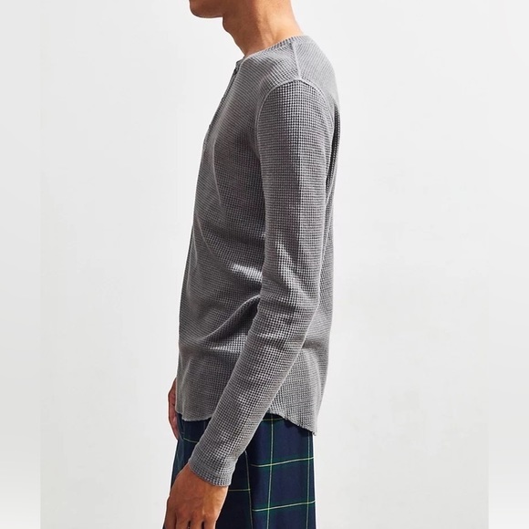 Urban Outfitters Other - 🍁FREE w/any order‼️URBAN OUTFITTERS UO dark gray long sleeve tee carter Henley